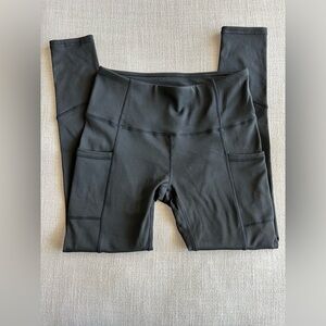 NWOT Stylish Women’s Black Yoga Leggings with Pockets